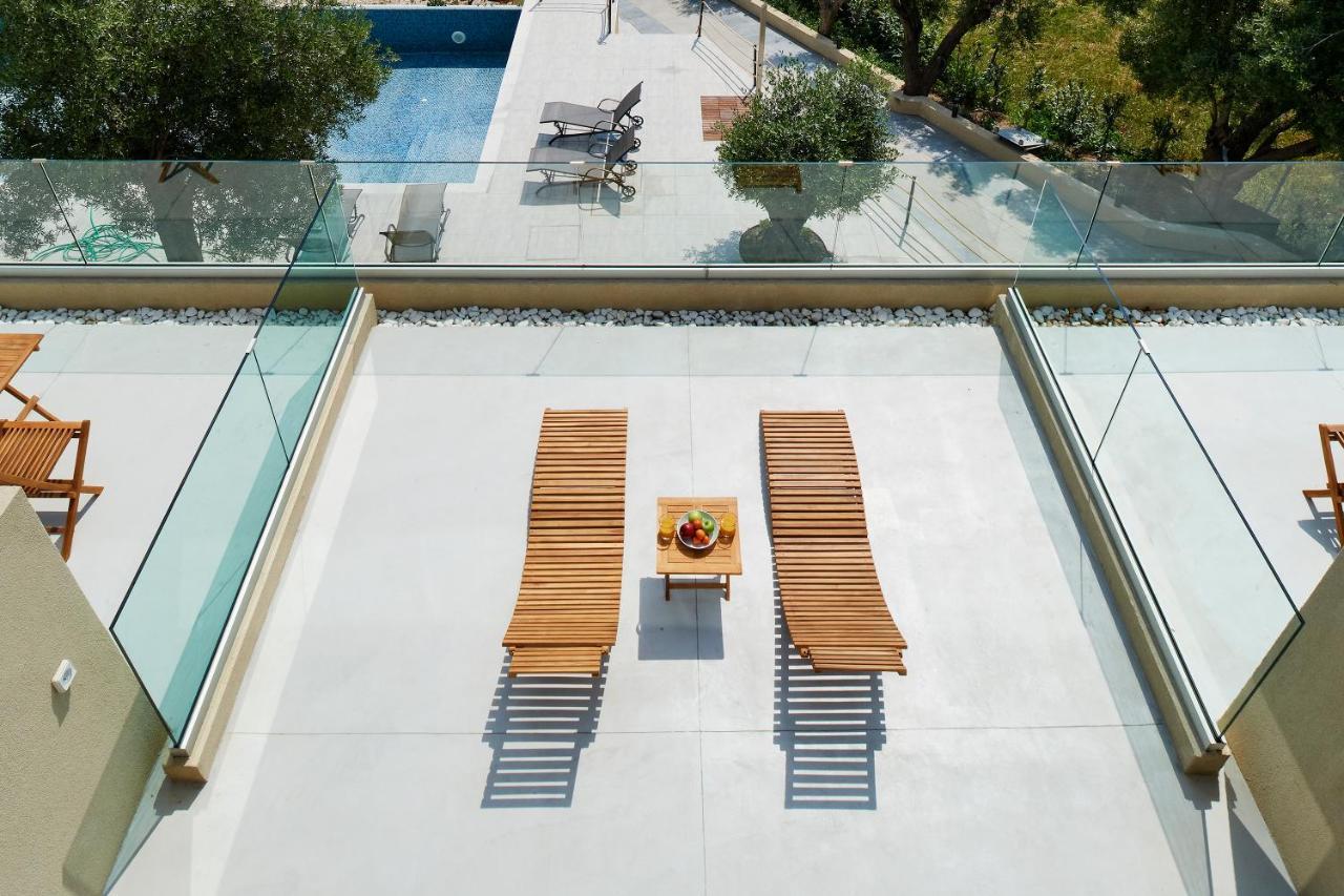 Chronos Hotel Porto Koufo Exterior photo