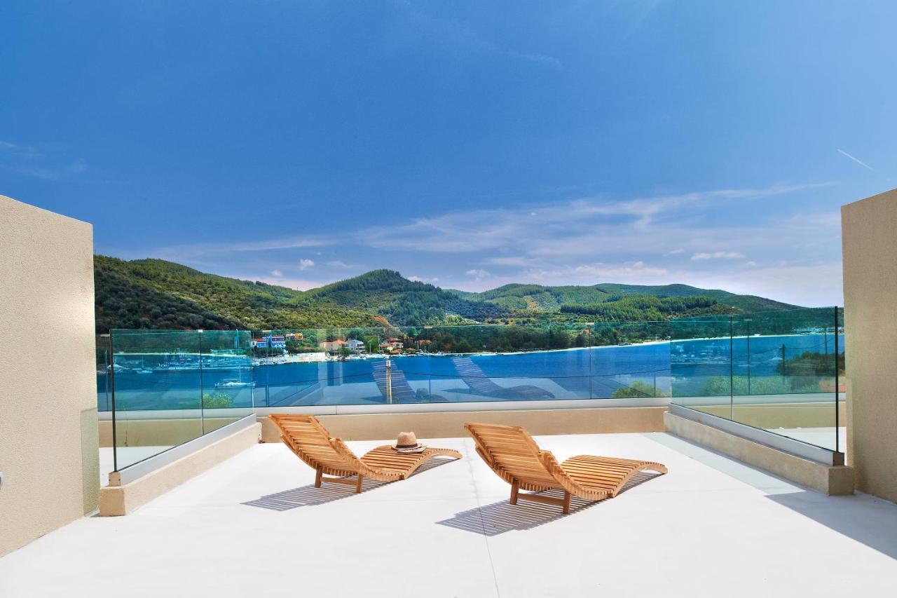 Chronos Hotel Porto Koufo Exterior photo