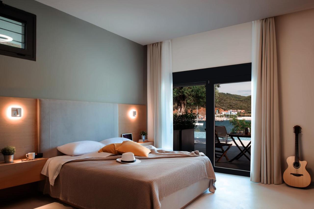 Chronos Hotel Porto Koufo Exterior photo